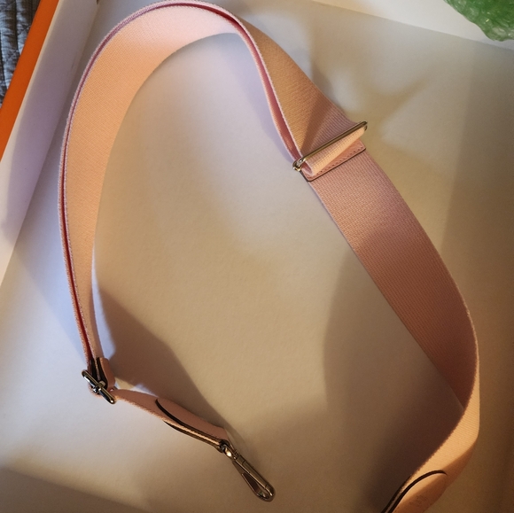 Hermes - Picture 9 of 9